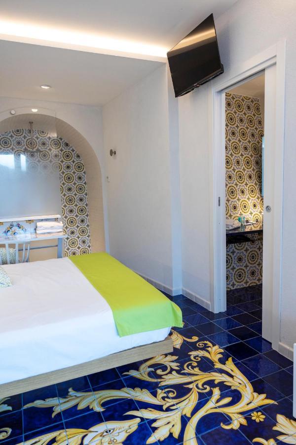 Decori Suites Amalfi Coast - Free Parking Vietri Exteriér fotografie